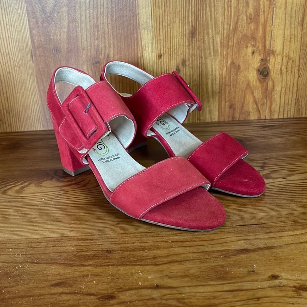 DORKING BY FLUCHOS Red Strap Heeled Sandals size‎ 6.5 big buckles